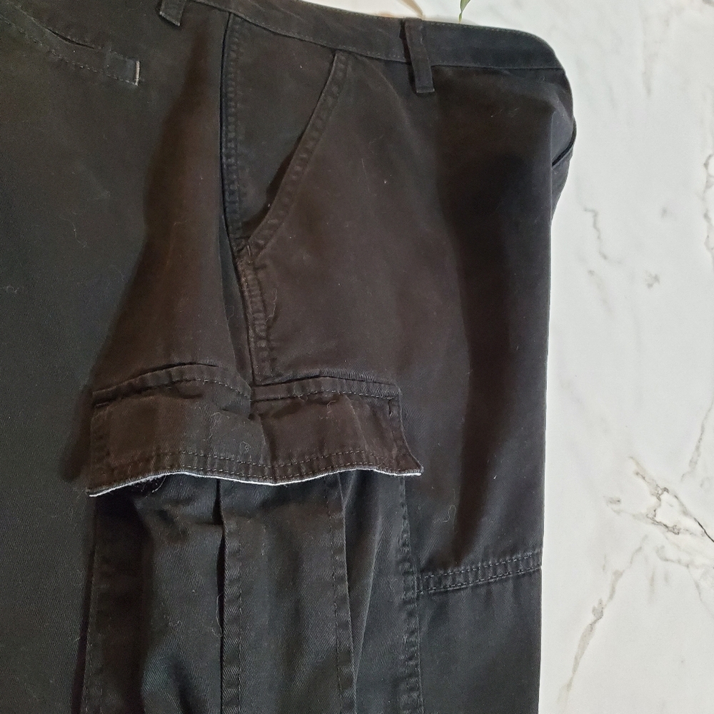 Wrangler Men's Black Cargo Shorts size 40 - Picture 9 of 16